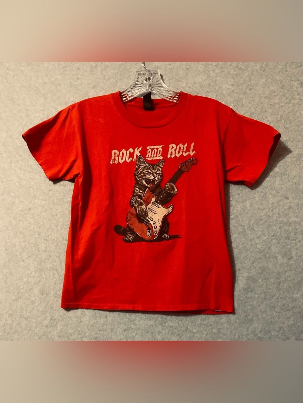 Gildan Red Kids T-Shirt with Rock and Roll Cat Guitar Graphic Sz S